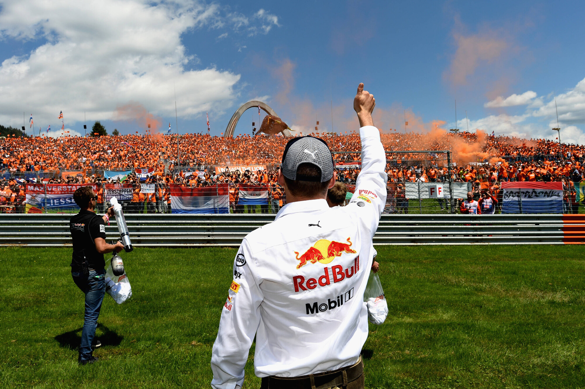 AP-1W53GREDD2111_news