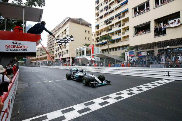 images_Formule1_2015_Grand_Prix_Monaco_2015_Nico_Rosberg_Mercedes_AMG_GP_Monaco_2015_finish