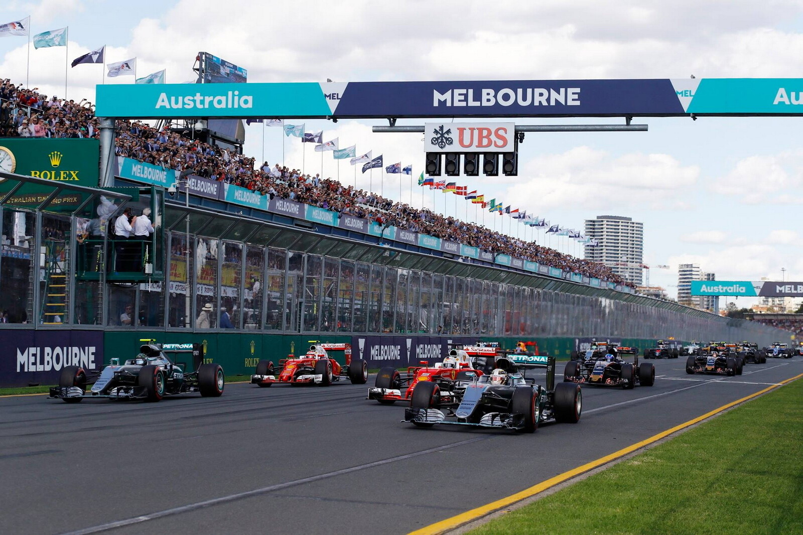 2016_australian_gp_race_016_3