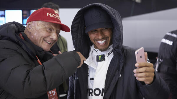 1920x1080-Mercedes-Niki-Lauda-Lewis-Hamilton-2017