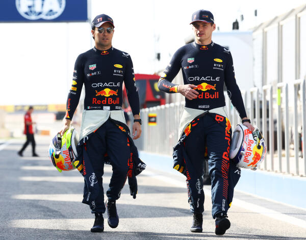 Max Verstappen en Sergio Perez testen Bahrein 2023