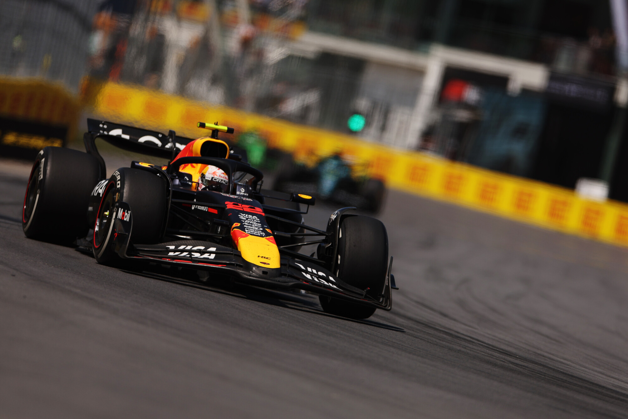 Yuki Tsunoda auto Canada 2025