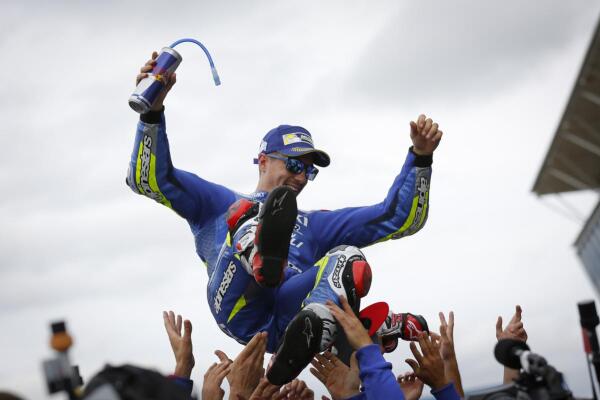 images_2016_MotoGP_09_160904_GBR_Vinales