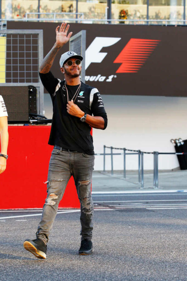 Lewis_Hamilton_Mercedes_AMG_F1_Grand_Prix_Japan_2016