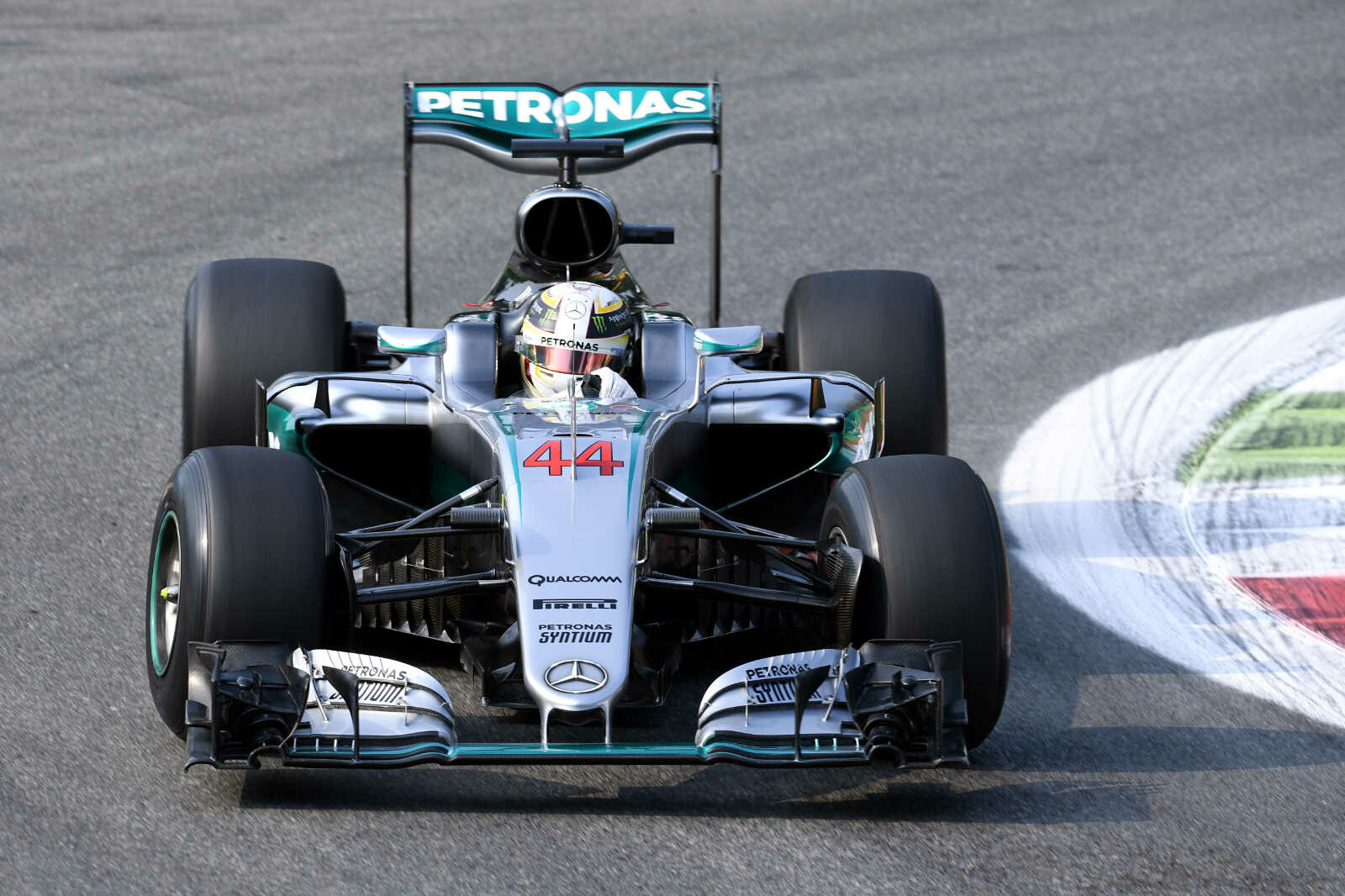 Lewis_Hamilton_Mercedes_AMG_F1_Grand_Prix_Italie_2016_Q