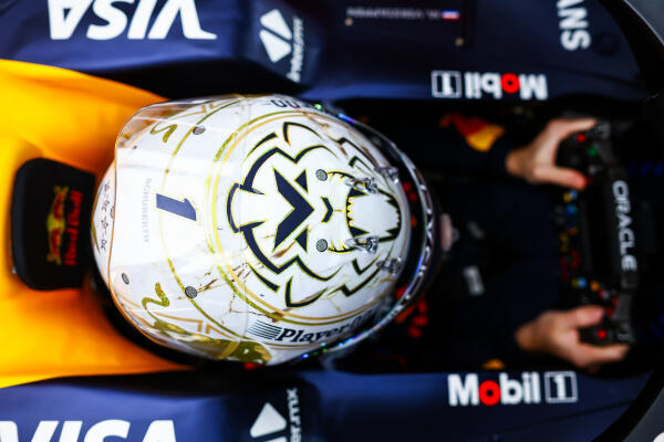 Max Verstappen kampioenschapshelm
