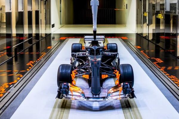 Mercedes Windtunnel2