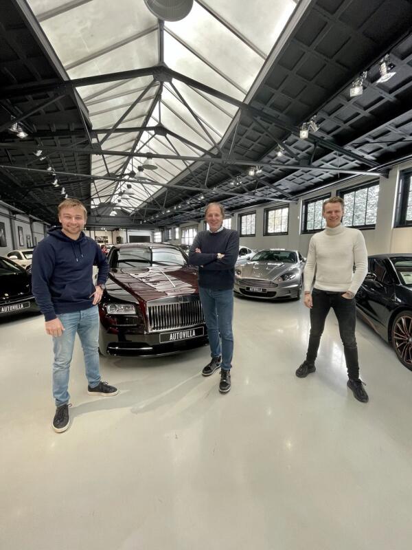 photo5839155421171004591