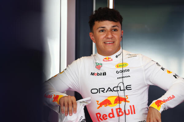 Isack Hadjar garage test dinsdag Abu Dhabi 2025