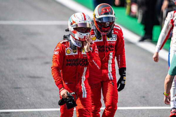 210174-scuderia-ferrari-brazilian-gp-sunday-galley