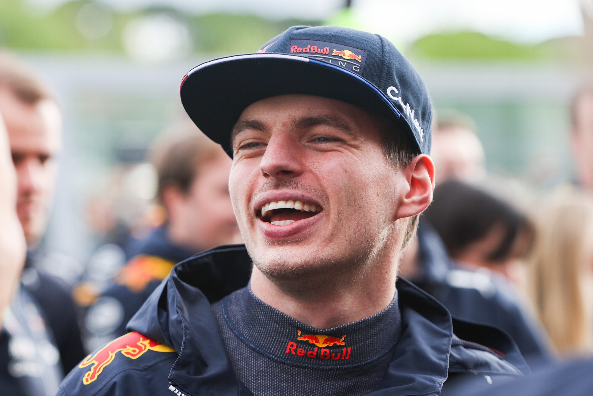 Max Verstappen viert overwinning in Imola 2022