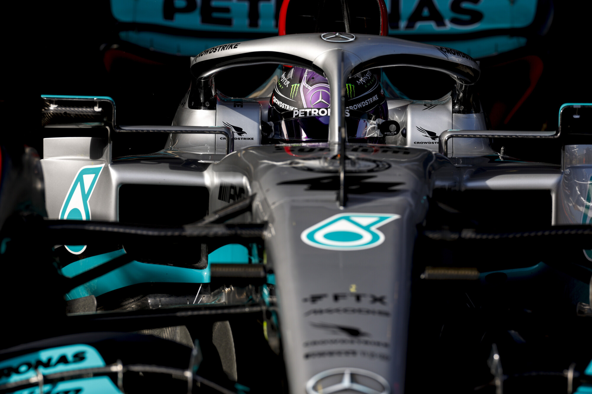 Mercedes-W13-Hamilton-Barcelona-testdagen-met-sidepod