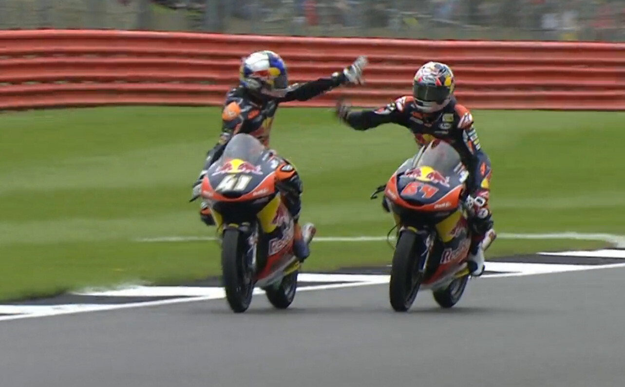 images_2016_MotoGP_09_160904_GBR_Binder-bendsneyder