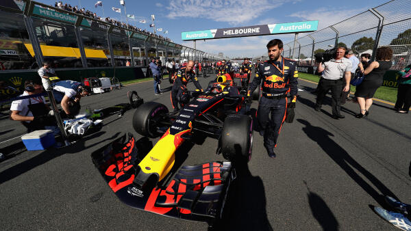 1920x1080-Max-Verstappen-Red-Bull-Racing-GP-Australie-2017