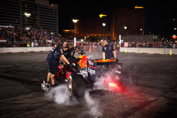 SI201711040360_hires_jpeg_24bit_rgb