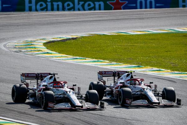 Raikkonen-en-Giovinazzi-2021-brazilie