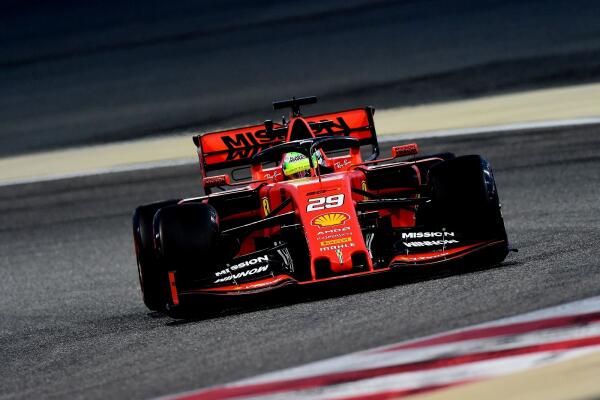 190099-test-bahrain-day-1