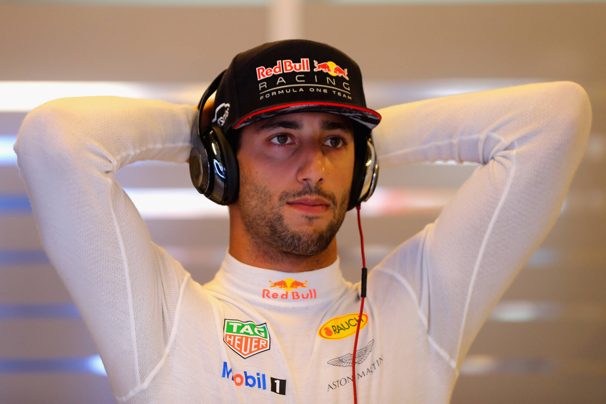 P-20171126-00832_news