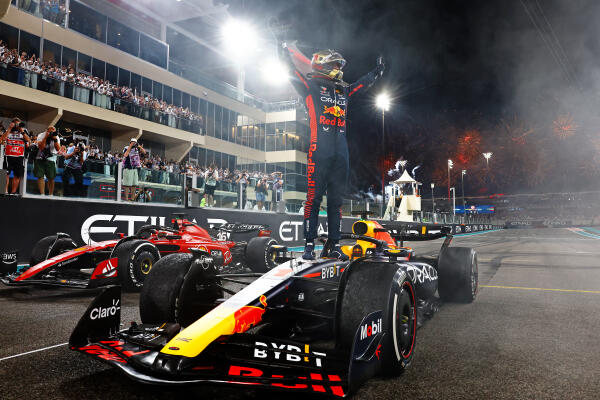 Verstappen na overwinning op auto GP Abu Dhabi