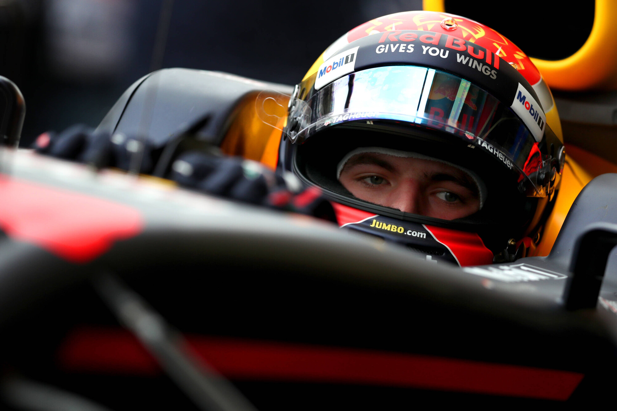 P-20171111-00768_news