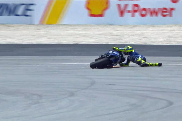 181104_MAL_crash-Rossi_1