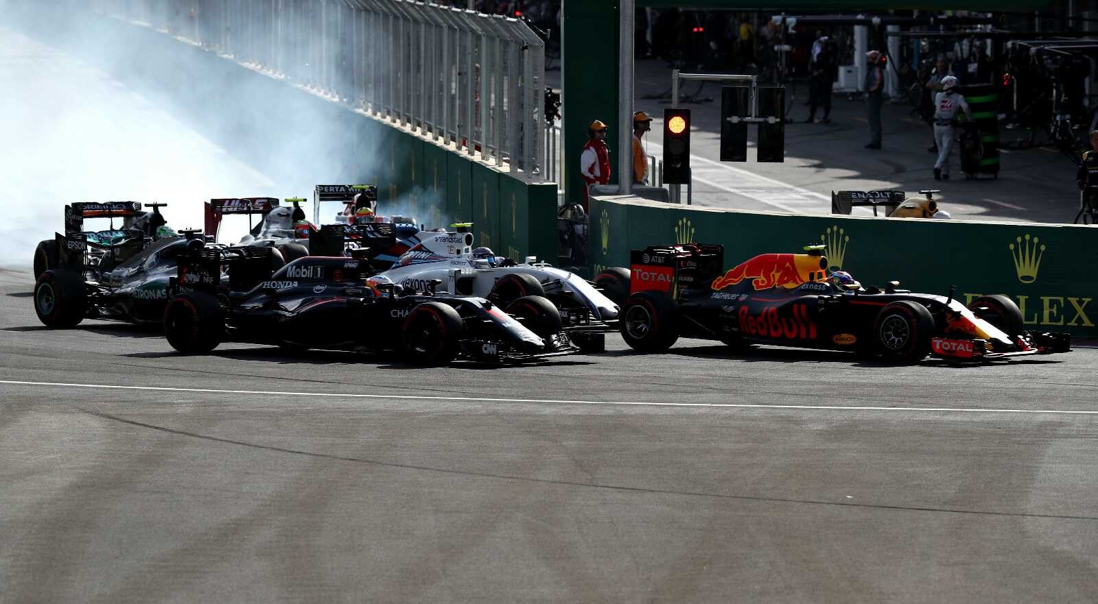 Max_Verstappen_Red_Bull_Racing_F1_Grand_Prix_Europa_19_juni_2016