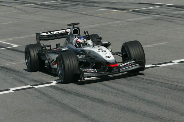 images_Formule1_retro_Kimi_Raikkonen_McLaren_GP_Maleisie_2003