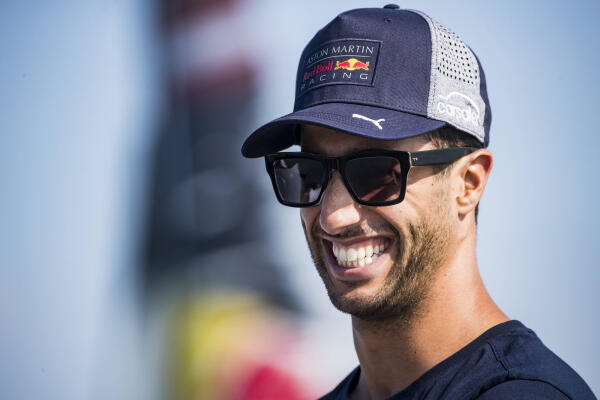 AP-1WCW71WG52111_news