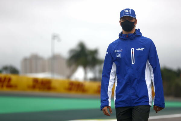 1018897798-LAT-20211111-GP2119_164812_ONZ8204-665