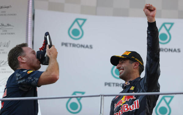 daniel_ricciardo_christianhorner_maleisie
