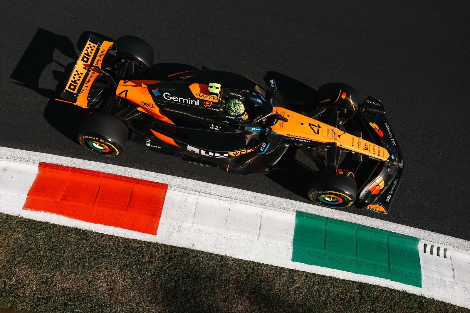 Lando Norris auto race zondag Monza Italië 2025
