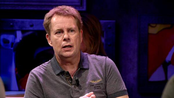 photo5881790569380951435