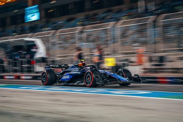 Logan Sargeant auto Bahrein 2024.jpg