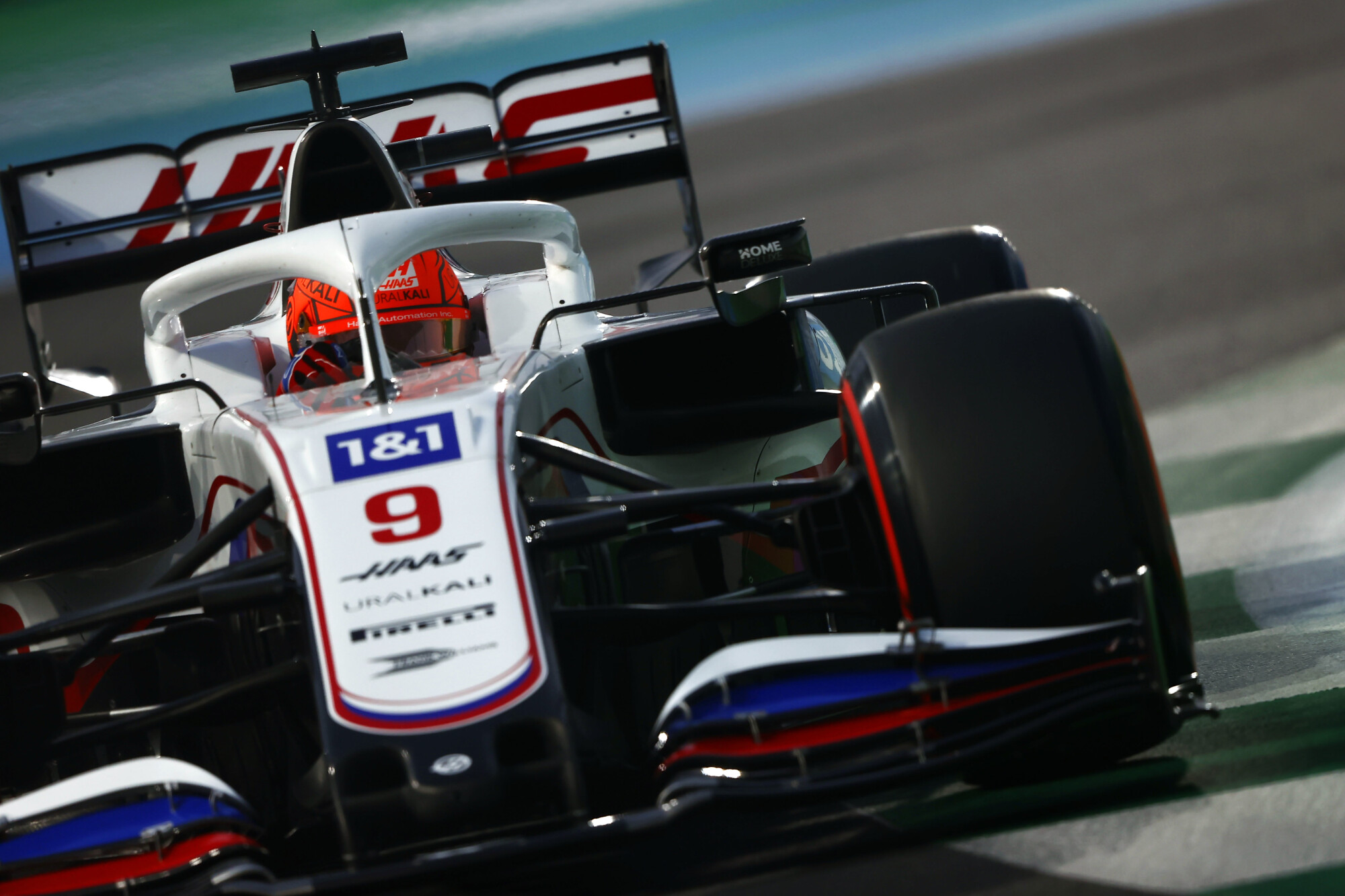 1018936739-LAT-20211204-GP2121_153805_ONY9990-841