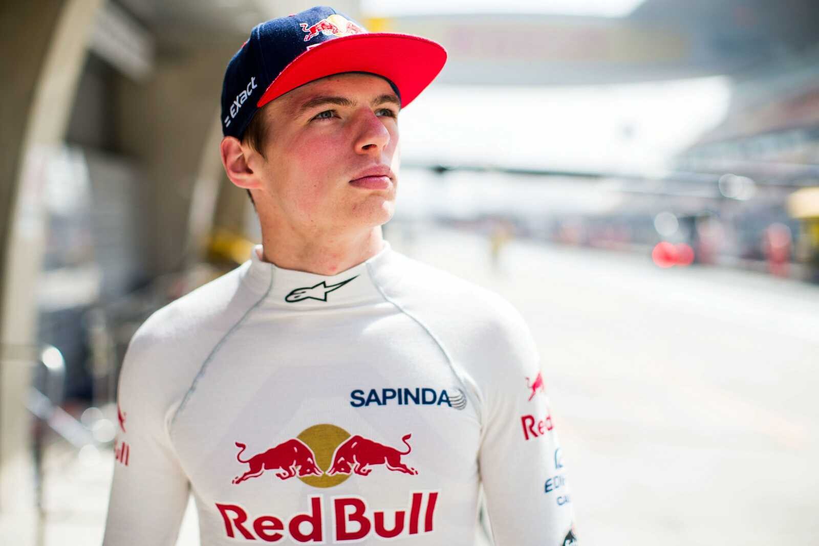 Max_Verstappen_Scuderia_Toro_Rosso_Persconferentie_GP_China_pits