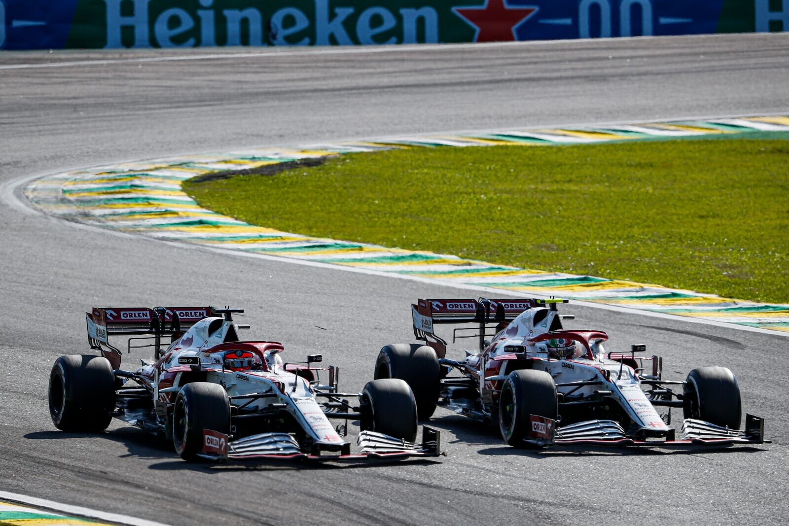 Raikkonen-en-Giovinazzi-2021-brazilie