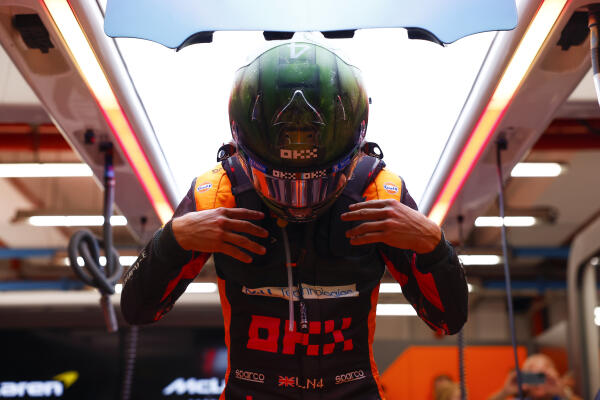 Lando Norris Singapore Helm