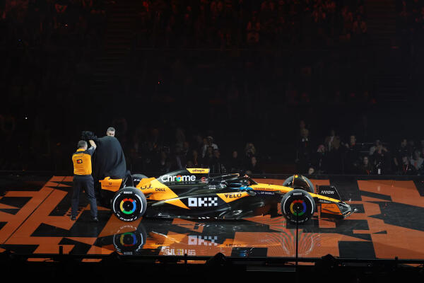 McLaren tijdens F1 75 Live