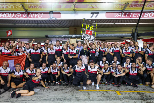 Team Alfa Romeo zondag Abu Dhabi 2022