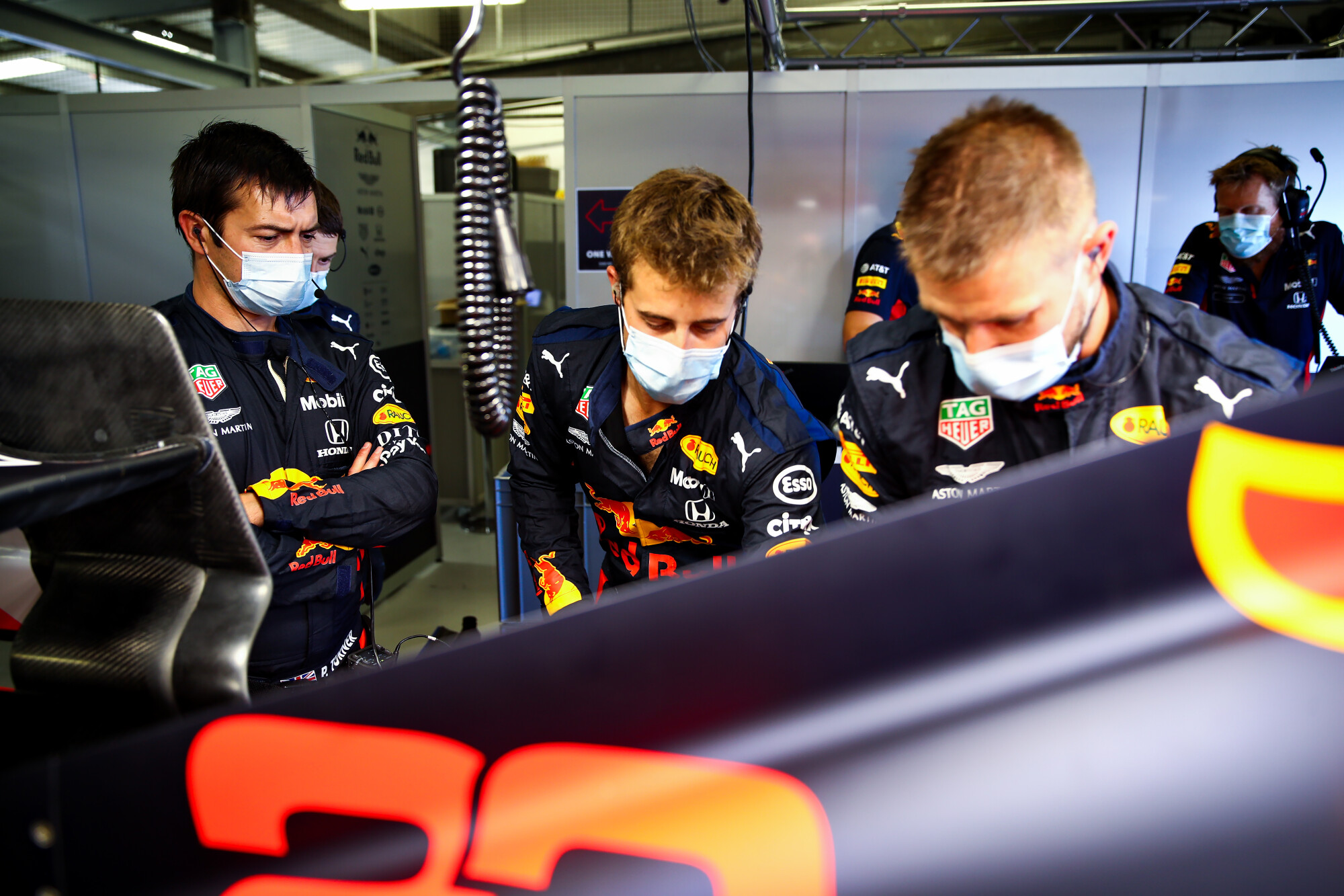 AP-24EF2FXJH1W11_hires_jpeg_24bit_rgb