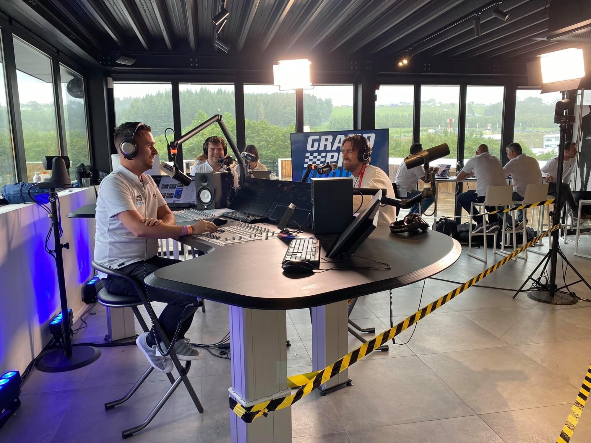 grand prix radio studio op locatie