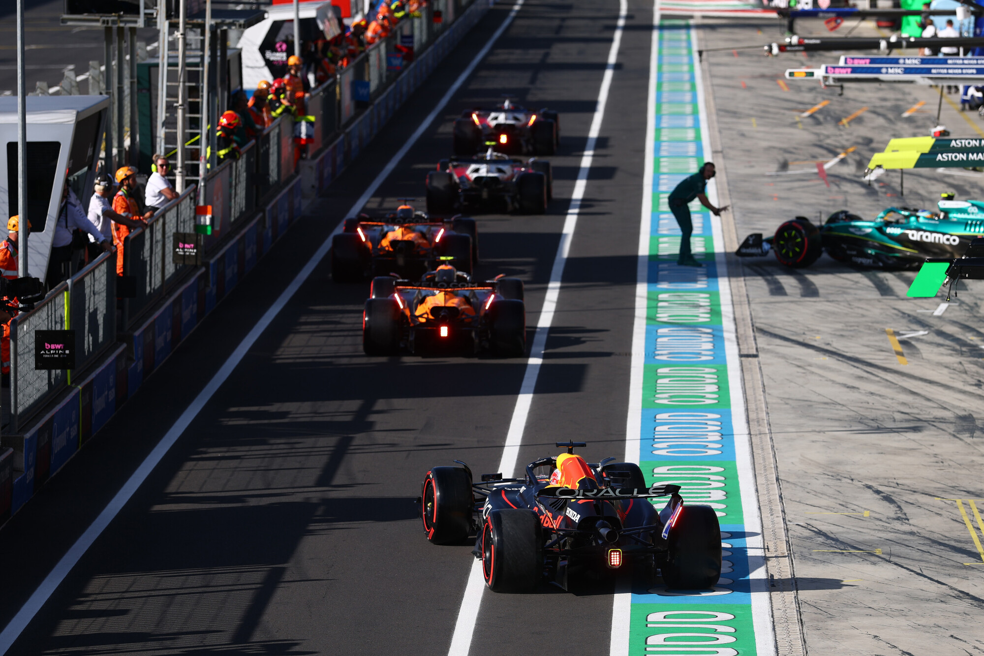Pitlane tijdens kwalificatie F1 Grand Prix van Italië 2025