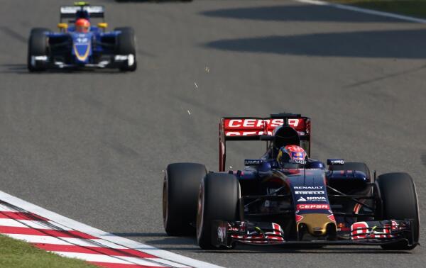 Max_Verstappen_Toro_Rosso_GP_China_2015_14