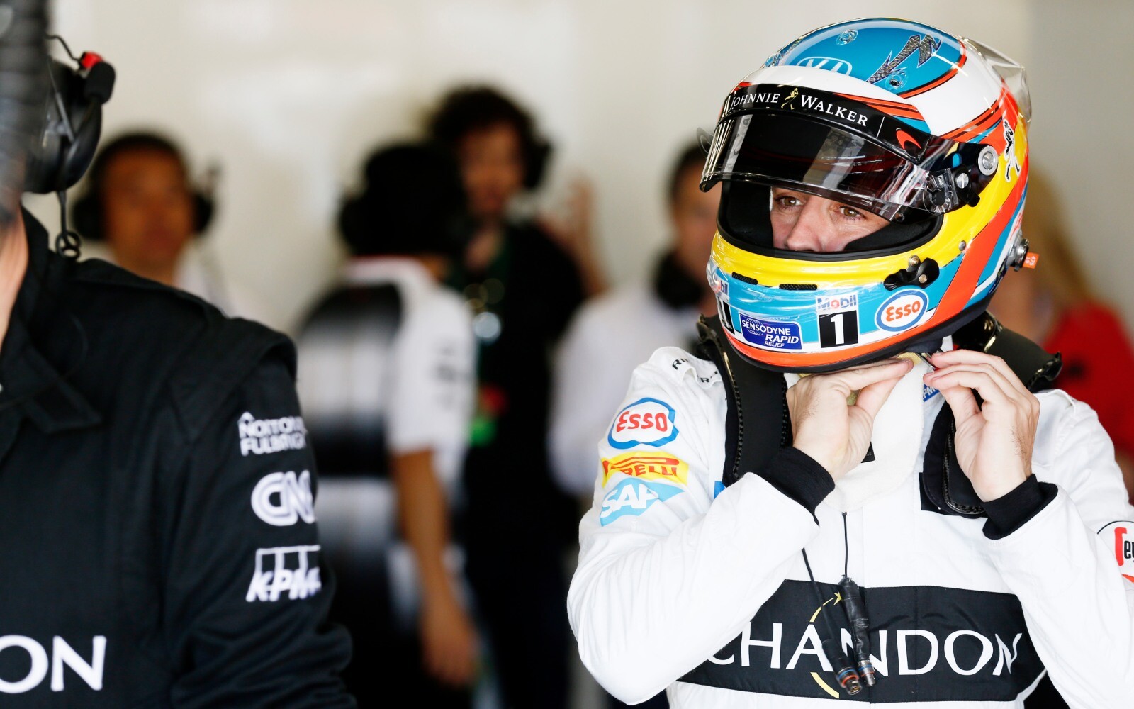 images_2016_F1-retro_05_alonso