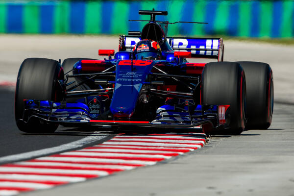 P-20170729-00779_News