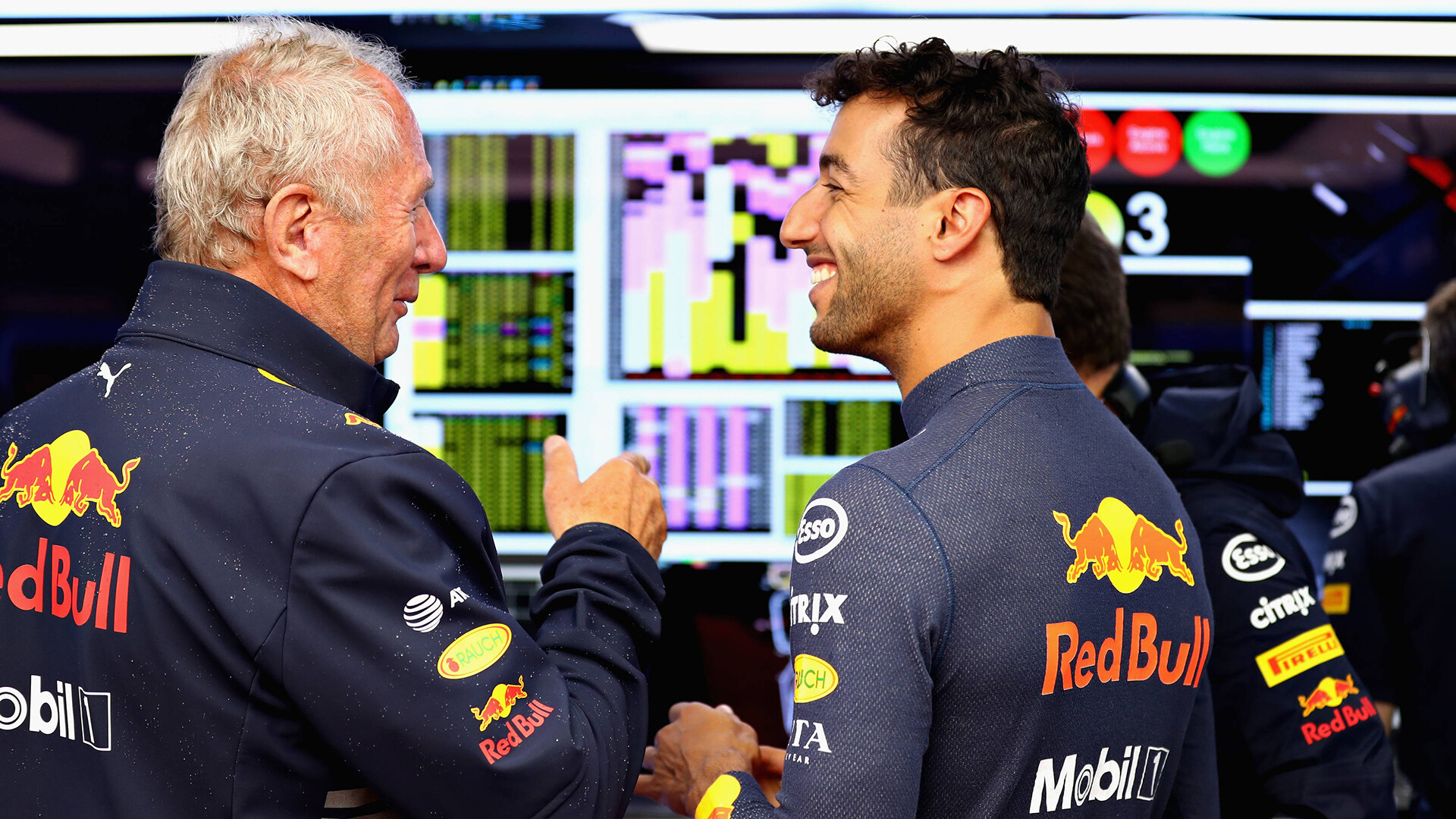 1920x1080-Helmut-Marko-Daniel-Ricciardo-Red-Bull-Racing-2018