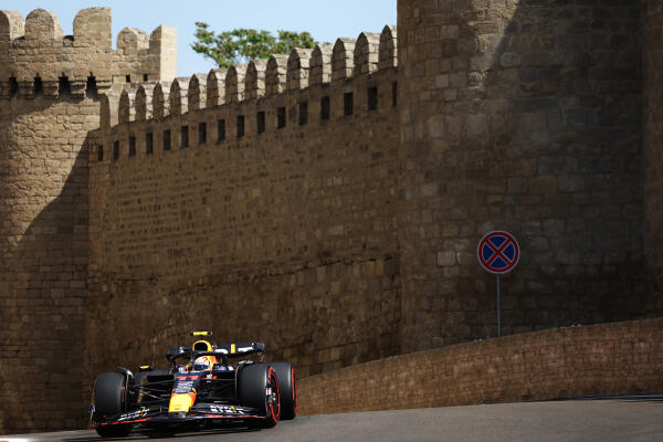 Sergio Pérez auto vrijdag Baku 2023