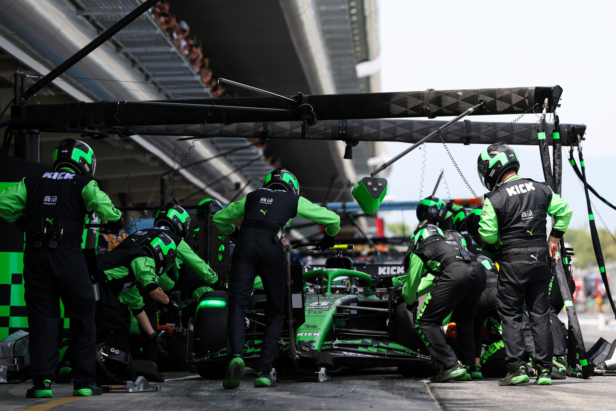 Gabriel Bortoleto pitstop race Spanje 2025