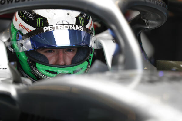 Frederik Vestie 2022 rookie test Mercedes