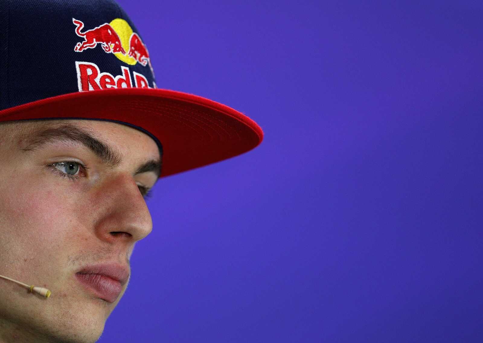 Max_Verstappen_Scuderia_Toro_Rosso_Persconferentie_GP_Bahrein_2016